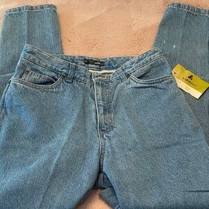 Vintage NWT Liz Wear Tapered Leg Womens Jeans in Light Blue Denim